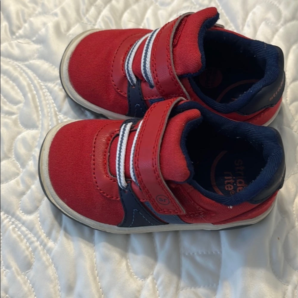 Stride Rite Thompson Sneakers, New, Size 4M, Red